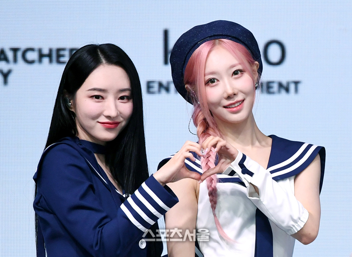 [포토]함께 하트 만들어 보이는 드림캐쳐 수아-한동
