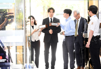 [포토]유아인, ‘도피 시도는 없었다’