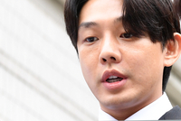 구속위기 유아인, 12시간 만 자유의 몸 “법원판단 존중, 감사한 마음”