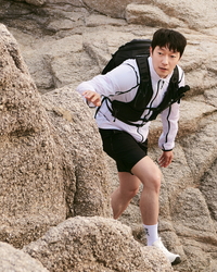 ‘산포 구씨’ 손석구, 하이킹도 섹시하게…숨멎 화보