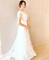 “아이 엄마 아닌거 같아”... ‘강경준♥’장신영, 다시 꺼내본 웨딩드레스