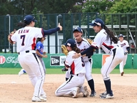 헛스윙 삼진 잡고 주저앉은 투수…마지막 순간, 모두가 달려나와 울었다 [BFA컵]
