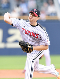 [포토]LG 이민호, 시즌 첫 승 도전!