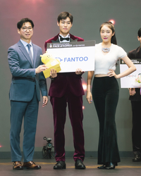 한류뱅크 류성국 부사장, 페이스오브아시아 톱5 주건률에 격려