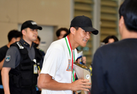 [포토]‘오늘은 인터뷰 금지라...’  김민재