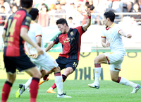 황의조 전매특허 ‘감·차’ 또 터졌다! ‘쉿 세리머니+연속포 완벽 부활’→서울, 포항과 1-1 무승부[SS현장리뷰]