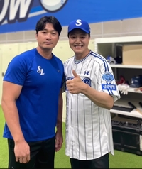 ‘나쁜 엄마’의 악역, ‘이곳’에서는 환호만을... 정웅인 삼성 시구