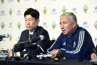 [포토]기자회견에 함께 한 박지성 디렉터와 단페트레스쿠 감독