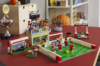 레고, 메건 라피노 등 현역 여자 축구선수와 협업