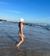 손담비, 멀리서도 보이는 늘씬한 몸매...♥이규혁 없이 즐거운 발리 여행