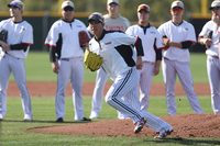 1군에서 사라진 유강남 보상 LG 좌투수, 팔꿈치 수술 시즌아웃···올시즌 못 본다