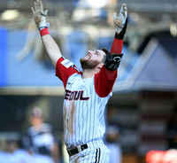 [포토] 오스틴, 2회 인사이드 더 파크 홈런