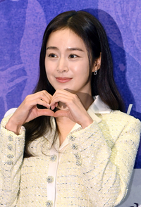 [포토]하트 만들어 보이는 김태희