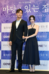 [포토]부부로 호흡 맞추는 최재림-임지연