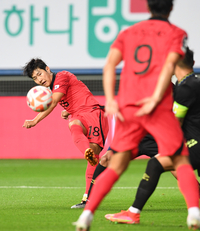 [포토]오른발 슛하는 이강인