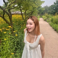 맹승지, 청순·과감한 매력 한껏...“꽃들 현타오겠다”