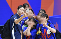 [포토]팬들과 사진 찍는 김연경