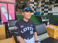 1군 긴급 콜업→첫 경기 끝내기 승...이종운 수석 “강남이한테 사인 해달라 했죠” [백스톱]