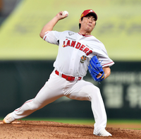 [포토]‘7회초 무실점으로 책임진’ 문승원