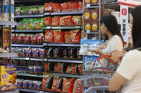 과자도 가격 인하 움직임 보인다, 라면 효과인 걸까