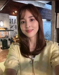 ‘7세 연하♥’ 한혜진, 방송 촬영장 ‘셀카’ 공개...40대 맞나