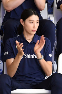 평균 보수 ‘13%↑’ 여자부, ‘연봉퀸’ 김연경·박정아…남자부는 ‘10억8000만 원’ 한선수