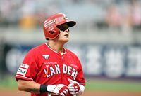 [포토]‘1회 선두타자 볼넷, 득점은 실패’ 추신수