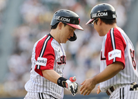 ‘박동원 15호 홈런 폭발’ LG, KIA에 3-1 승리…리그 1위 유지 [SS잠실in]
