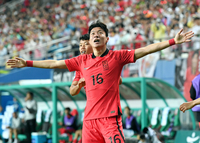 경찰 조사받고 노팅엄 향한 황의조…구단·英언론서는 ‘깜깜무소식’