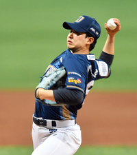 [포토]‘선발역투 펼치는’ NC 이준호