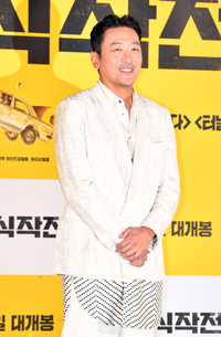 [포토]‘비공식작전 믿고 봐주세요!’ 하정우