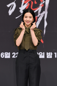 MZ 여배우 트로이카가 온다! 태희혜교지현이->태리소희지연이, 10년만에 세대교체!