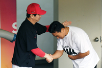 [포토]김태군 반기는 KIA 김종국 감독