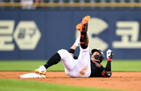 [포토] 황재균, 4회 득점기회 만드는 2루타