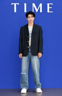 [포토]포토월 앞에 선 차준환