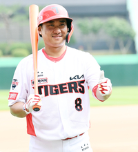 KIA 사령탑 “김태군 효과? 이제 2경기”…그렇지만 숨길 수 없었던 미소 [백스톱]