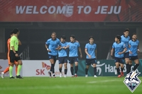 자책골→코너킥 득점으로 정정…홍철 “의도한 건 아니었다, ‘딸깍’ 축구는 인정”[SS인터뷰]