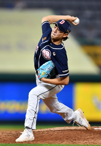 [포토]‘8회말 지운’ 정철원