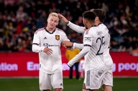 스승과 ‘재회’에도 맨유에서 못 뛰는 신세…판 더 비크, 11개 팀에서 ‘러브콜’ 세례