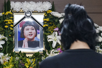 [포토]갑작스런 이지수 사망에 슬퍼하는 조문객