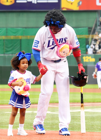 [포토]삼성 피렐라, 딸과 함께!