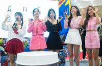 초이락 ‘차징 탑스피너’ 부스 문전성시… ‘에이핑크 효과’