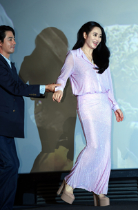 [포토] 김혜수, 조인성 에스코트 받으며 입장