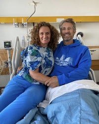 ‘위험한 시기’는 지났다…‘뇌출혈’ 중환자실 벗어난 판 데 사르 환한 미소로 “회복하겠다”