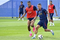 그래서 가는 건가 남는 건가…음바페, 일단 이강인과 훈련 중