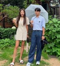 ‘엄마 유전자 완승’ ♥윤종신 누른 전미라, 우월 유전자 아들 딸과 나들이