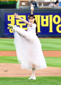 [포토]발레 동작으로 아름답게!