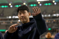 “탈장 수술 밝히고 싶지 않았다” 손흥민의 고백, 포스테코글루 감독은 토트넘 새 ‘주장’ 암시