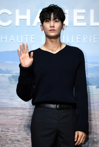 [포토] 박형식 '부드러운 손인사'