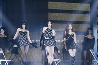 트와이스 첫 유닛 ‘미사모’ 日 정식 데뷔, 오리콘 차트 1위! → 쇼케이스 성공적!